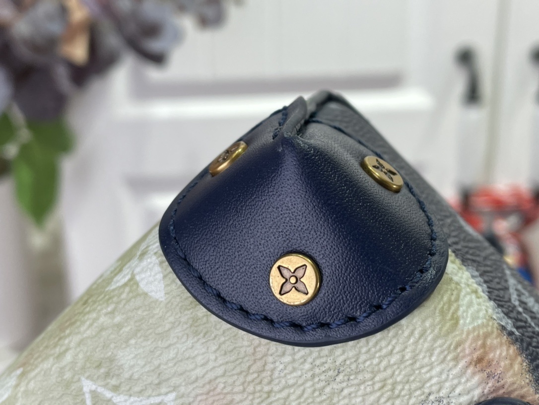 LV Should bag M82900