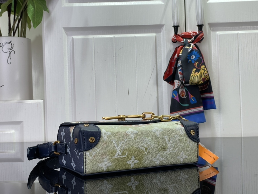 LV Should bag M82900