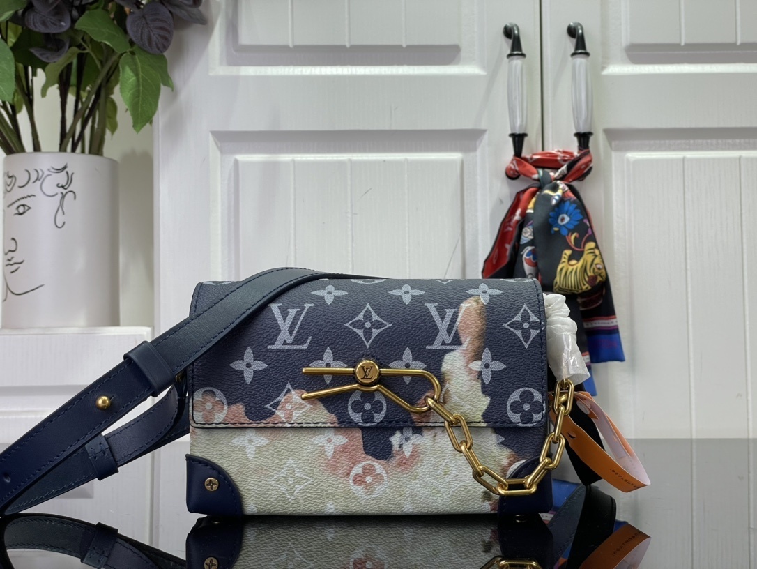 LV Should bag M82900