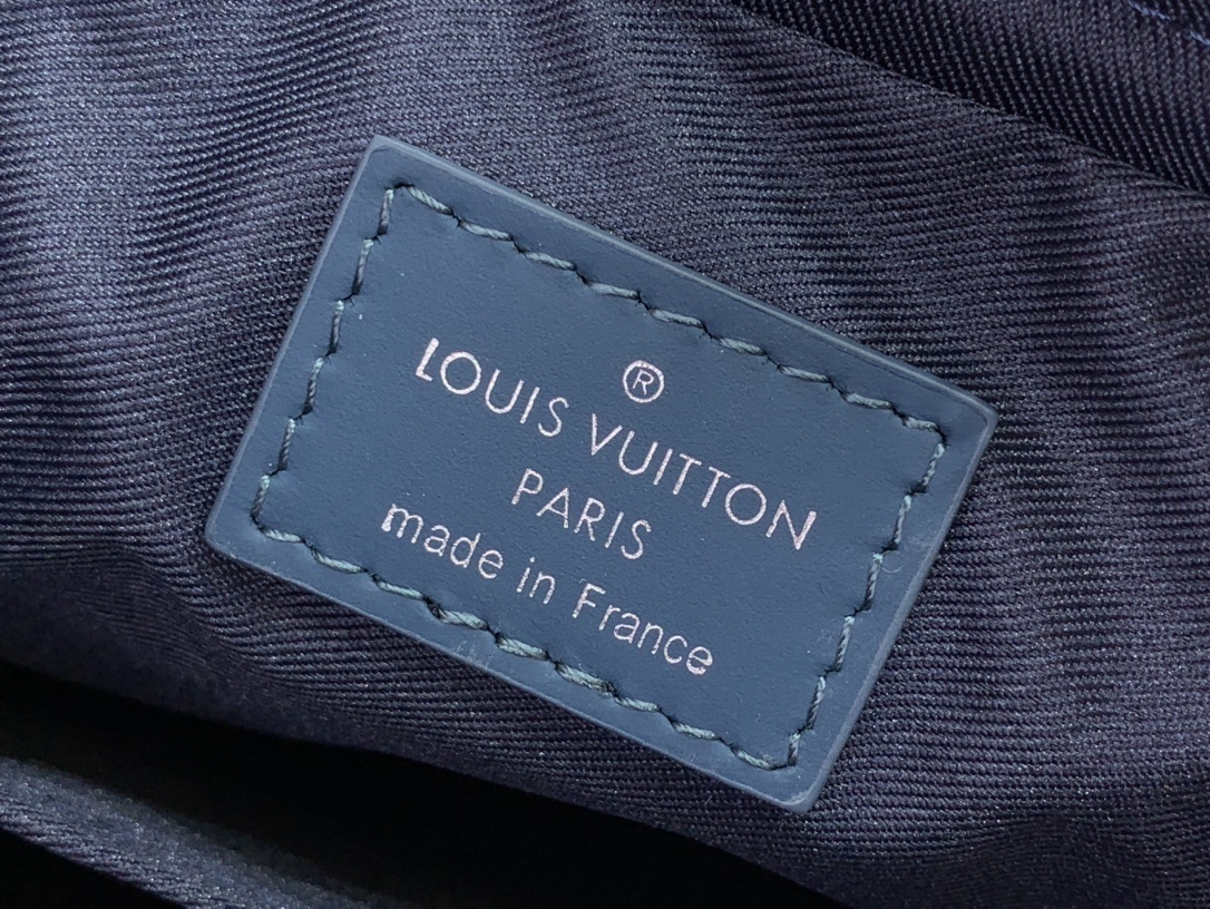 LV Shoulder bag m11592