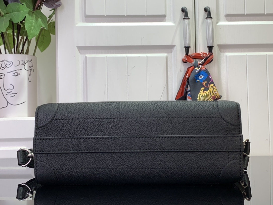 LV Shoulder bag M11615