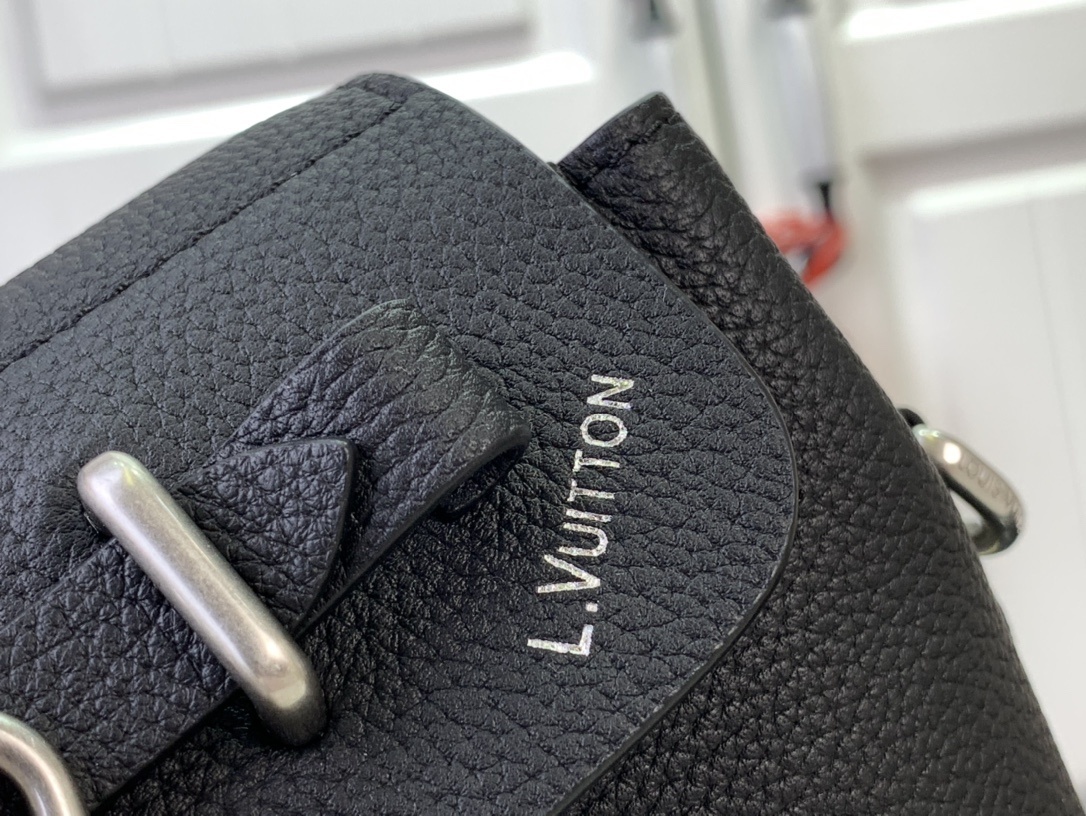 LV Shoulder bag M11637