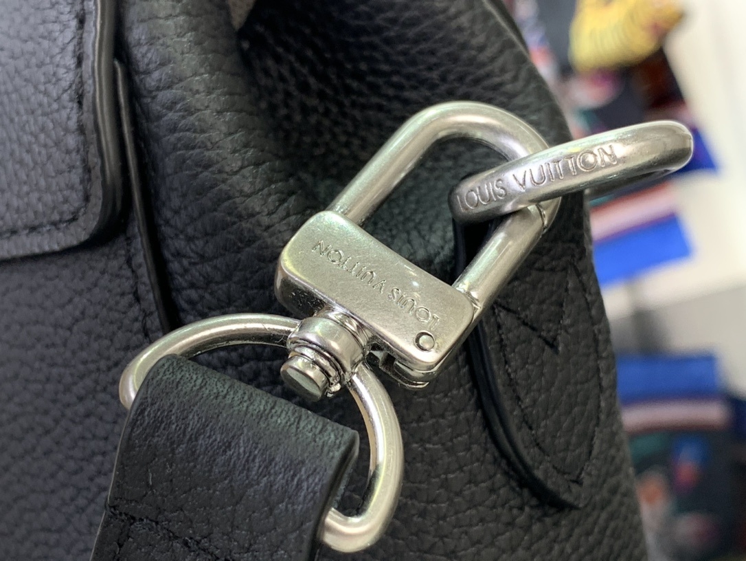 LV Shoulder bag M11637