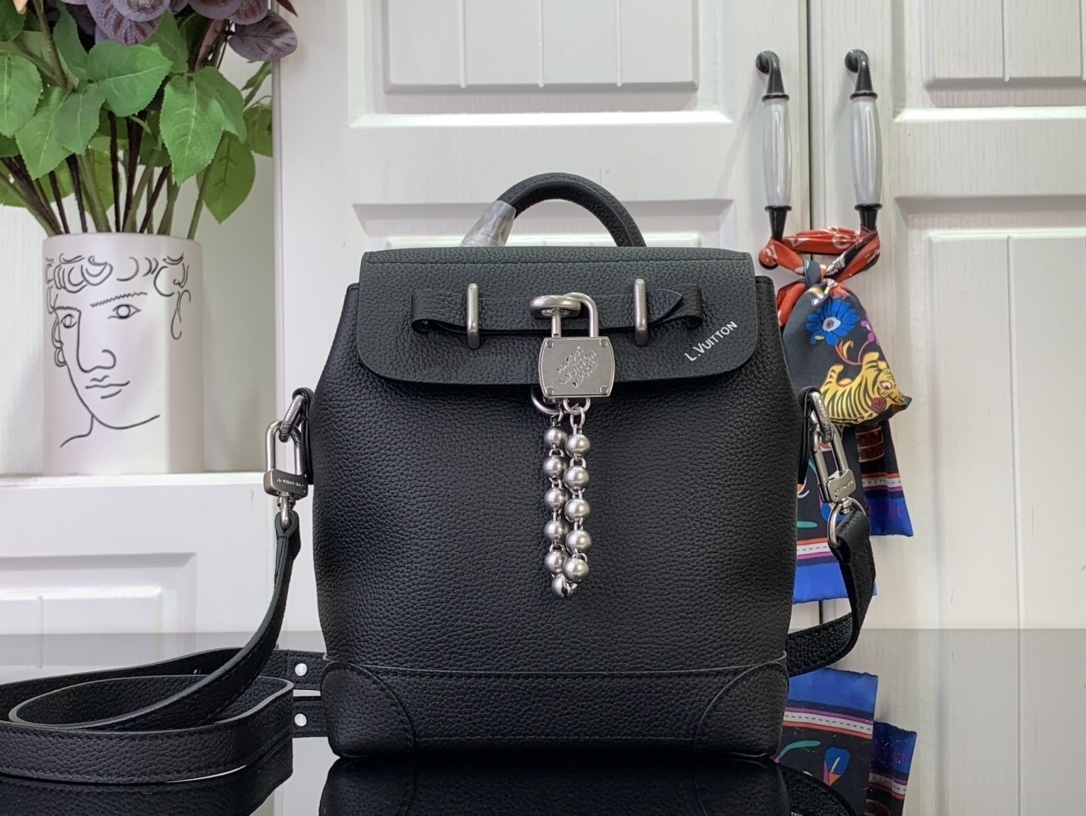 LV Shoulder bag M11637