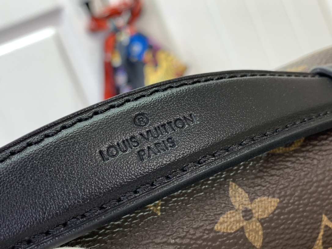 LV Shoulder bag M11941