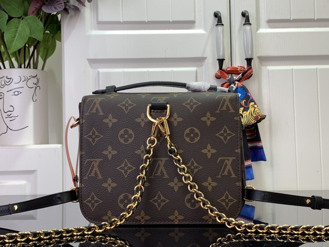 LV Shoulder bag M11941