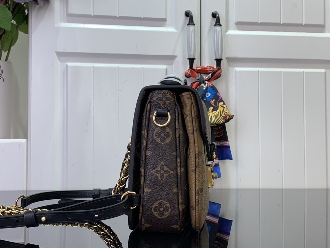 LV Shoulder bag M11941