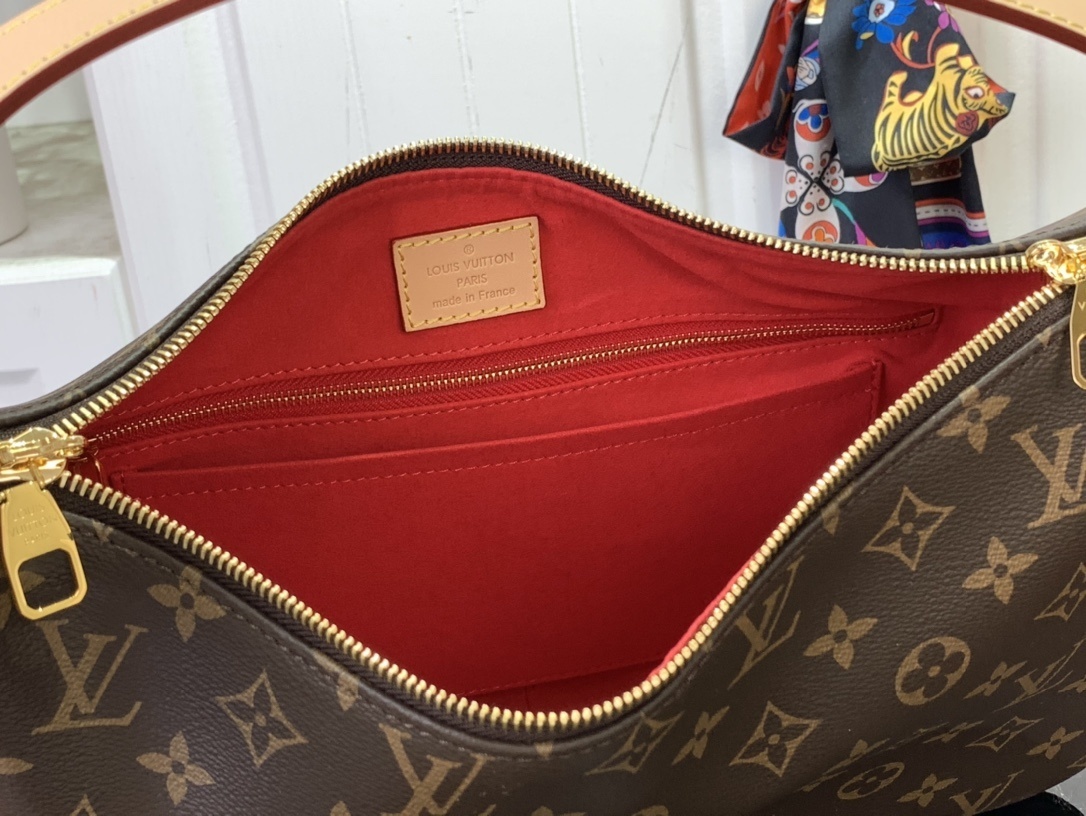 LV Shoulder bag M11952