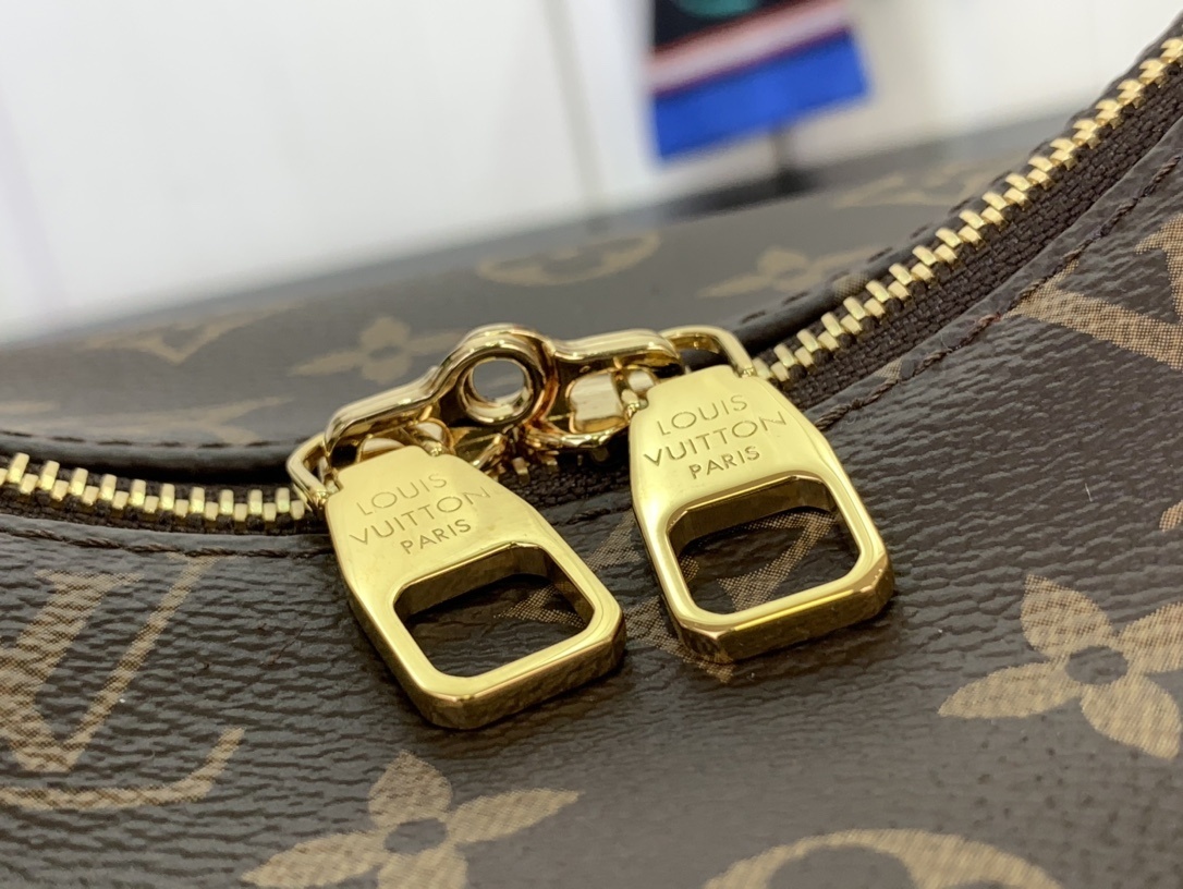 LV Shoulder bag M11952