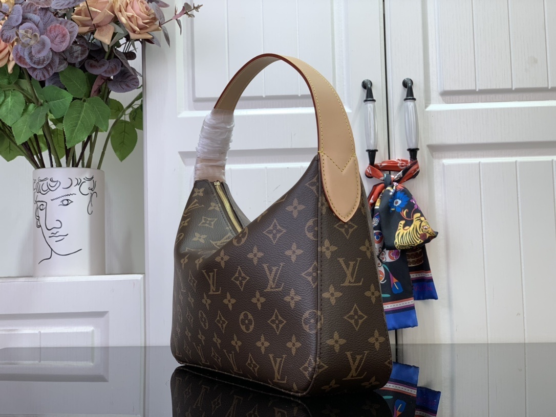 LV Shoulder bag M11952