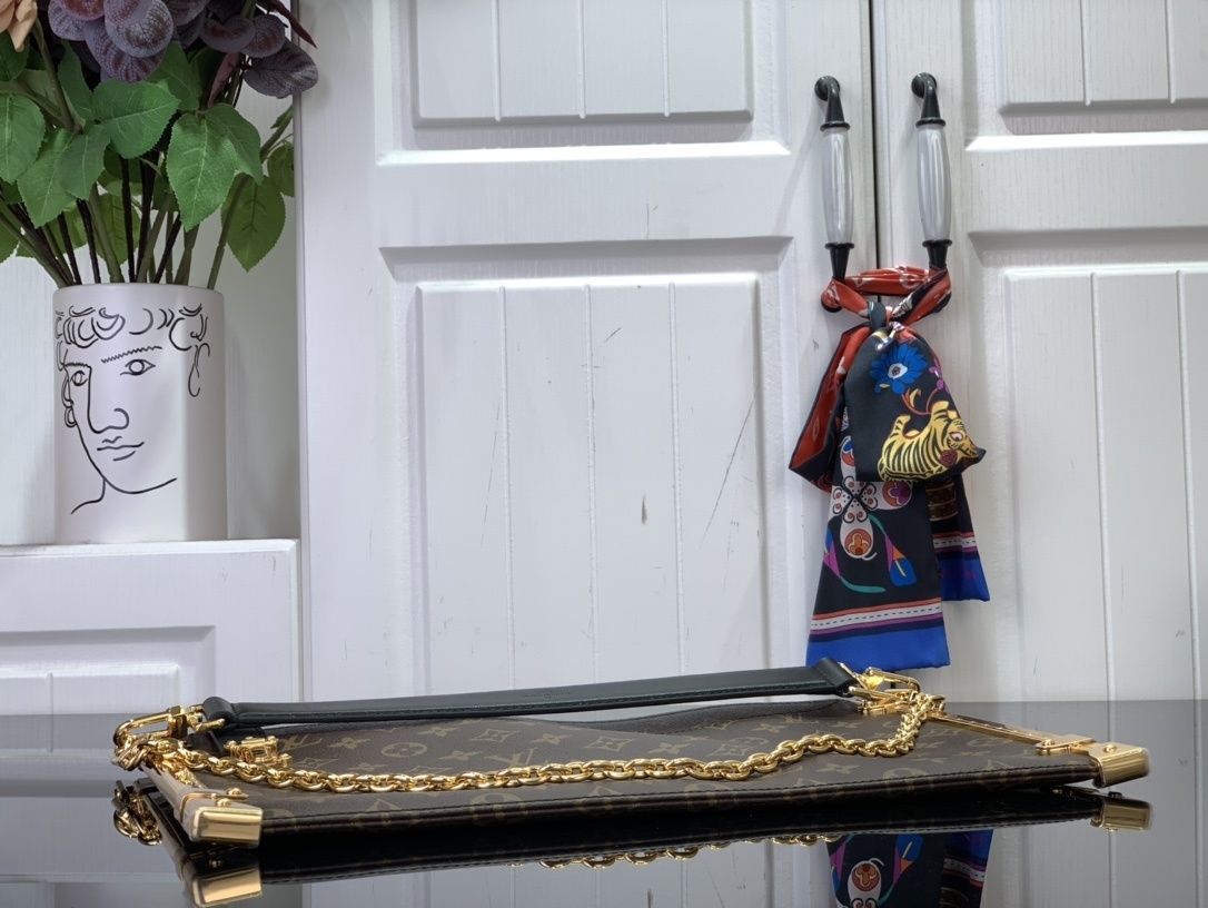 LV Shoulder bag m12075 