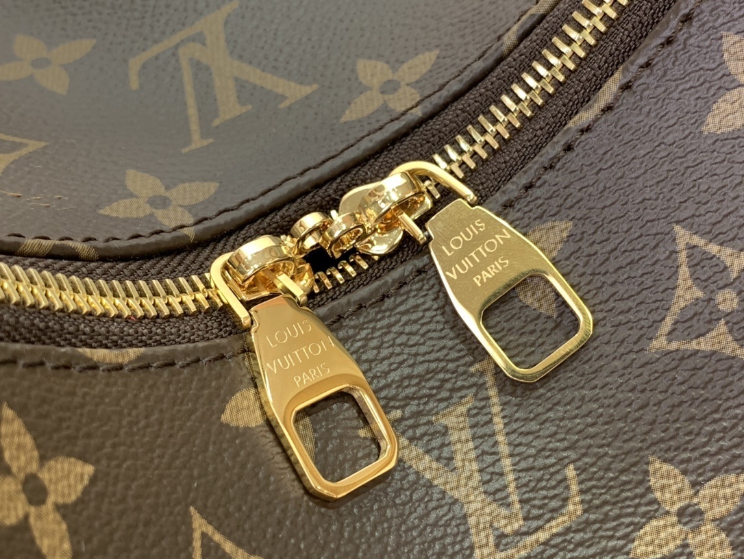 LV Shoulder bag M12098 