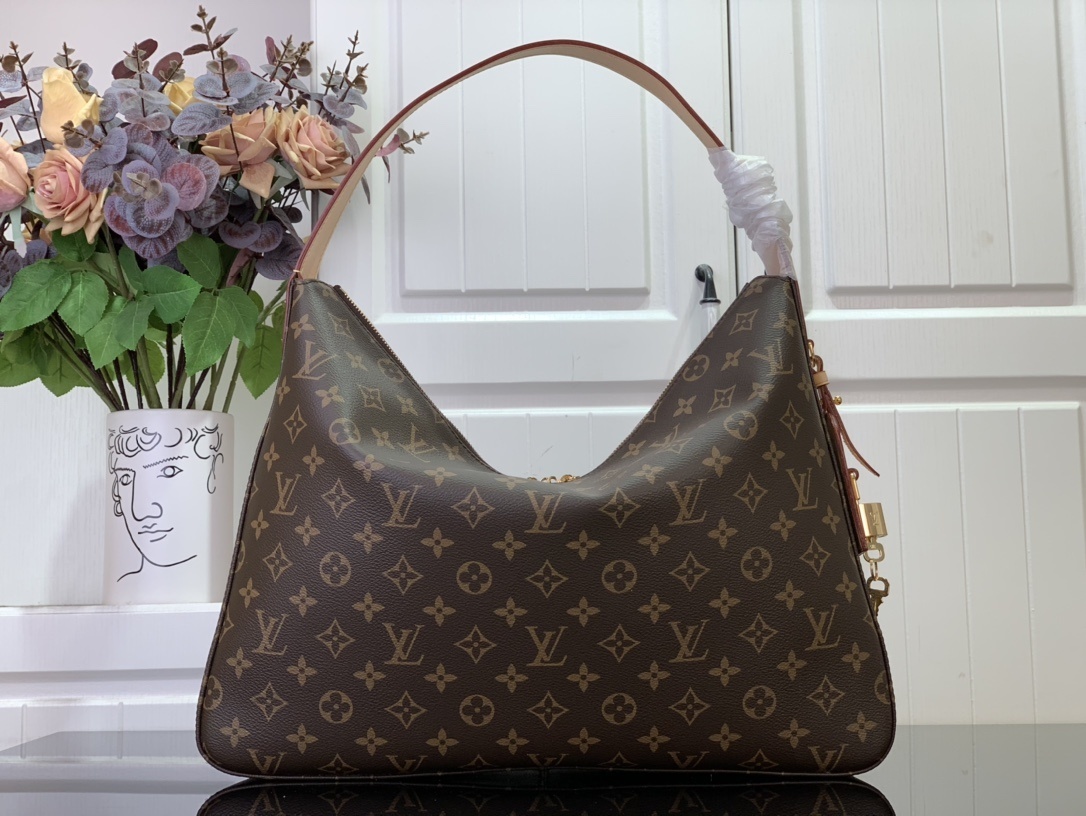 LV Shoulder bag M12098 