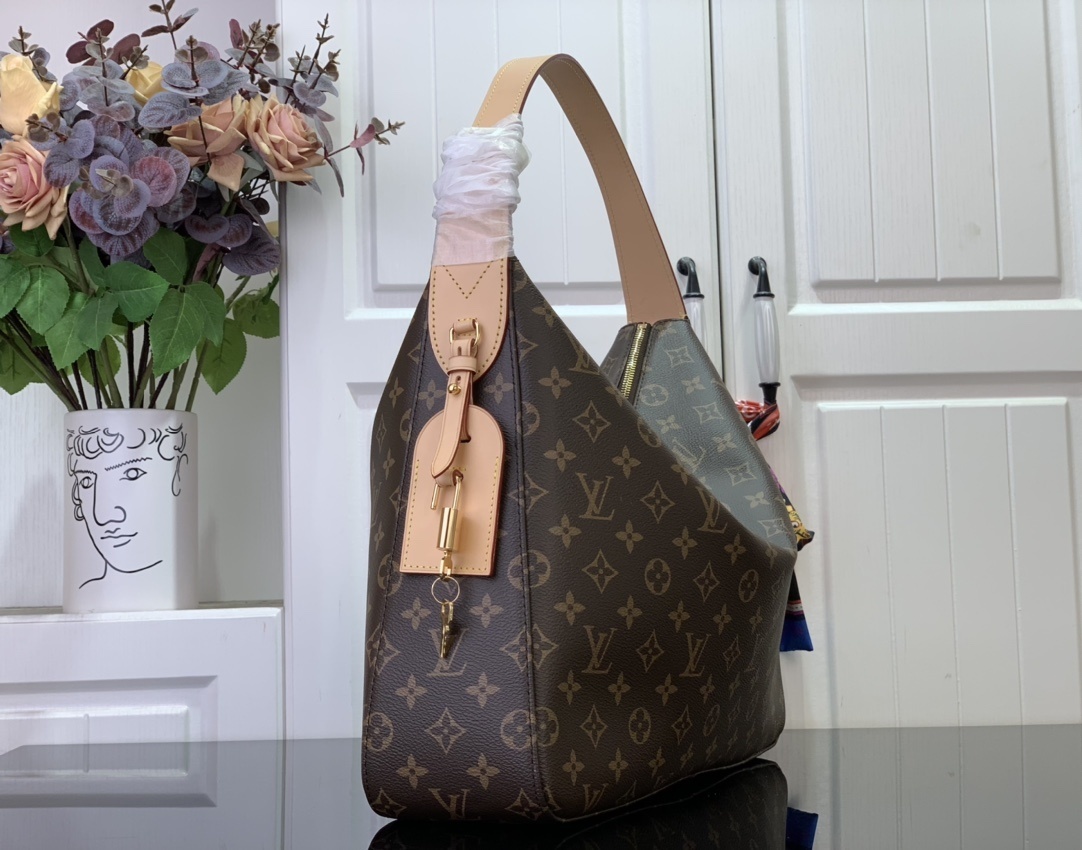 LV Shoulder bag M12098 