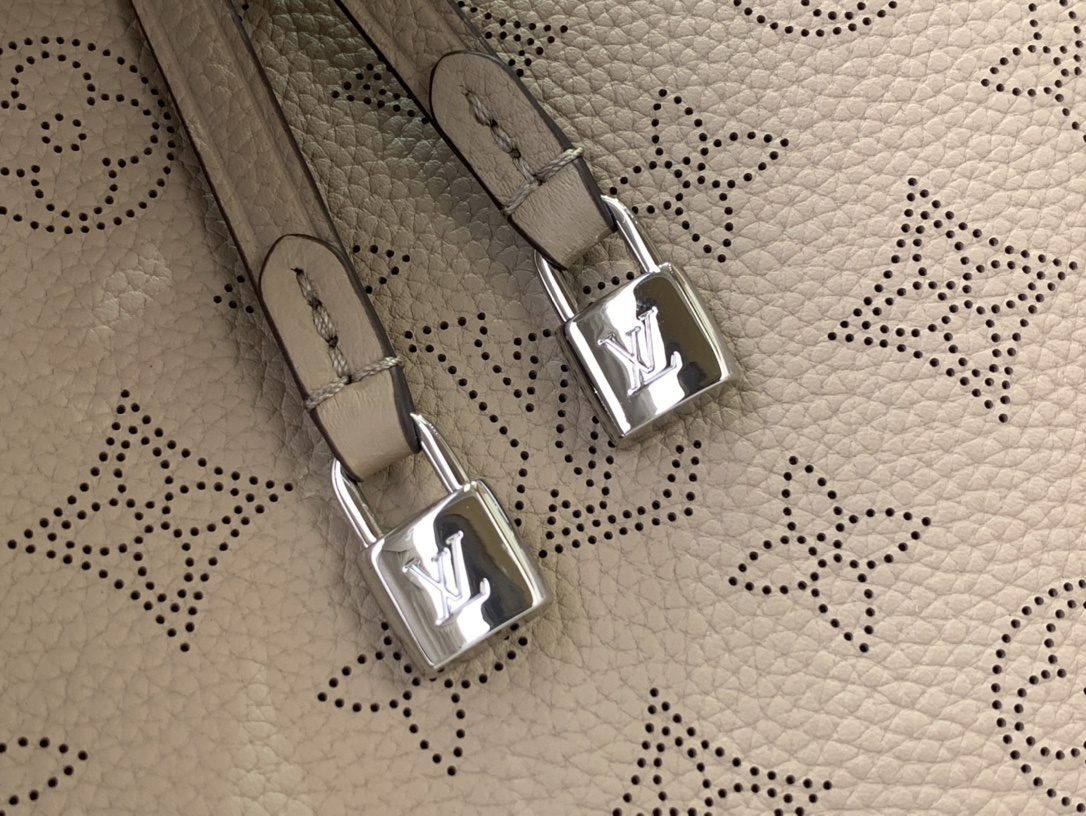 LV Shoulder bag m12139