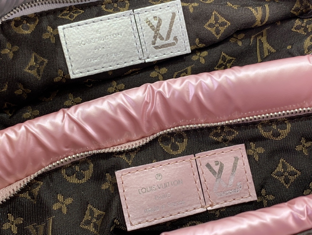 LV Shoulder bag m21057 