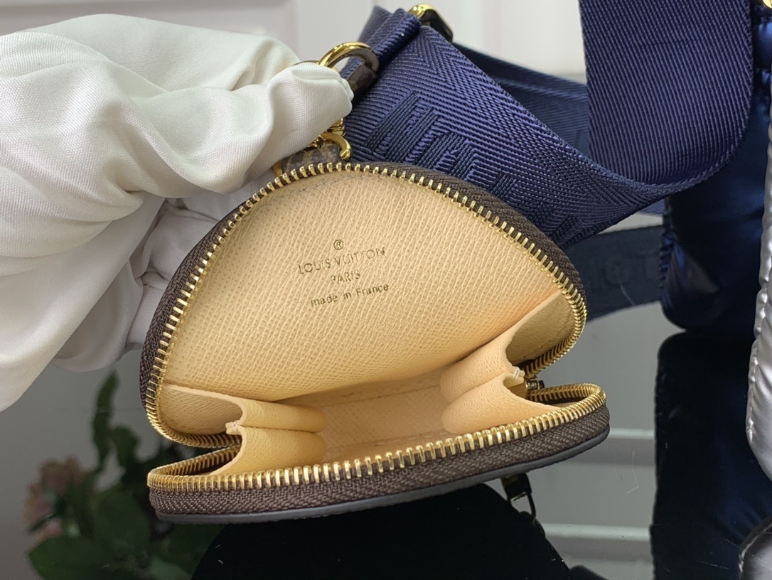 LV Shoulder bag m21057 