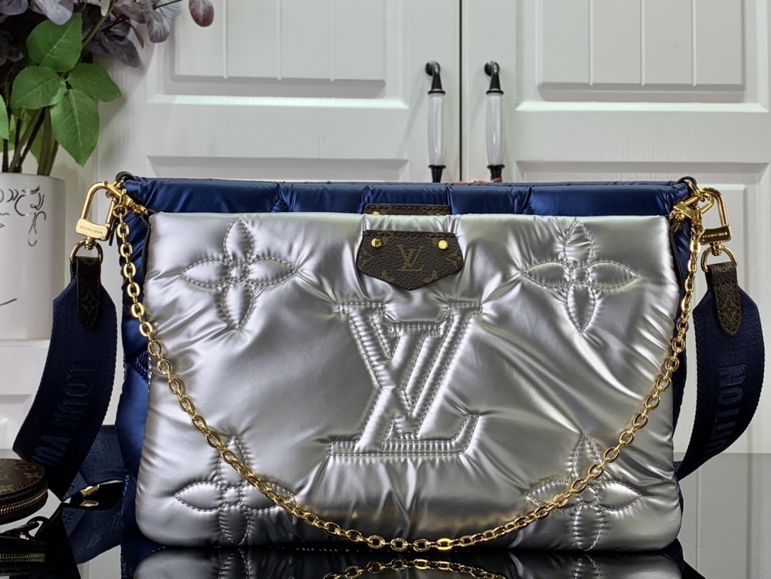 LV Shoulder bag m21057 