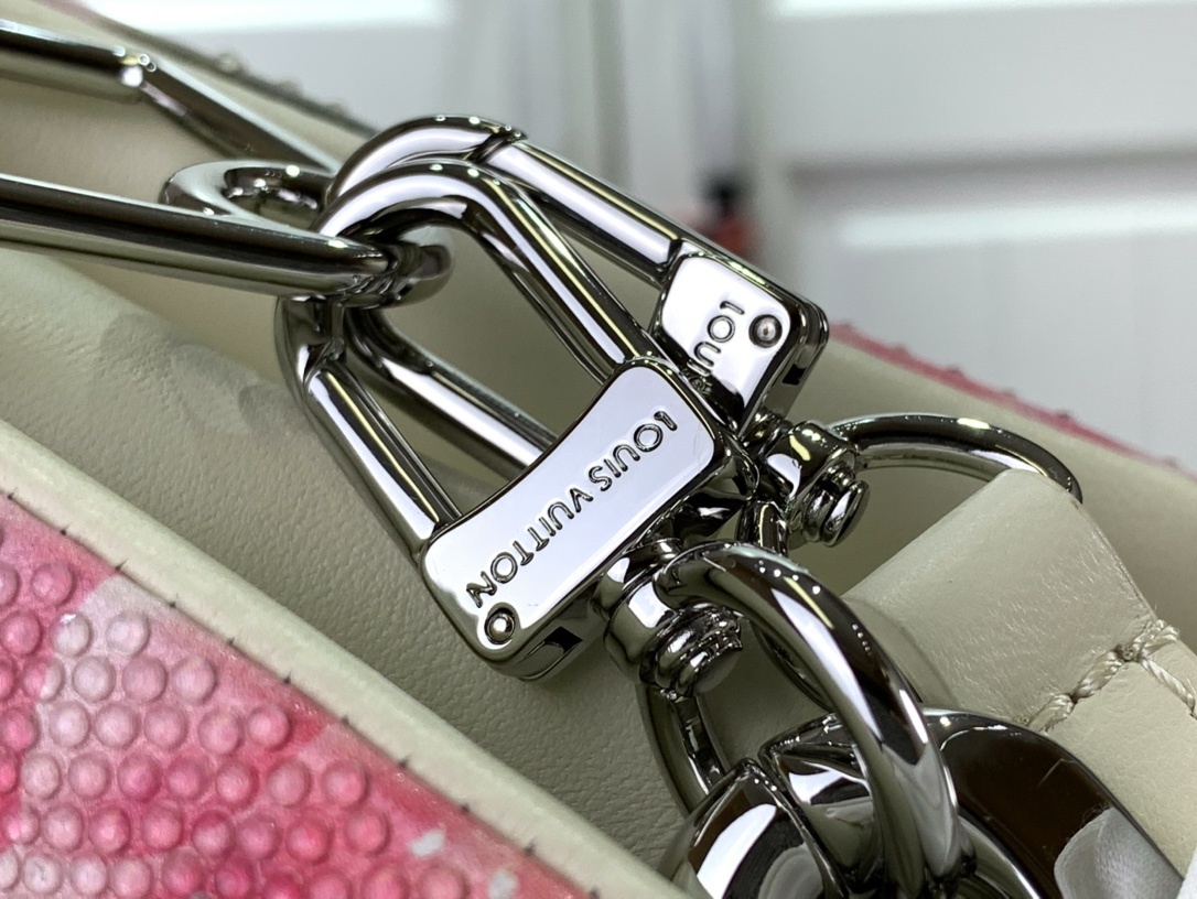 LV Shoulder bag m21157