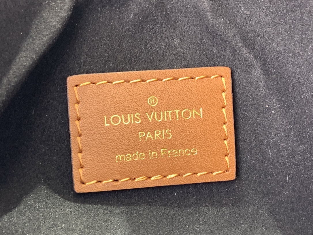 LV Shoulder bag M21183 