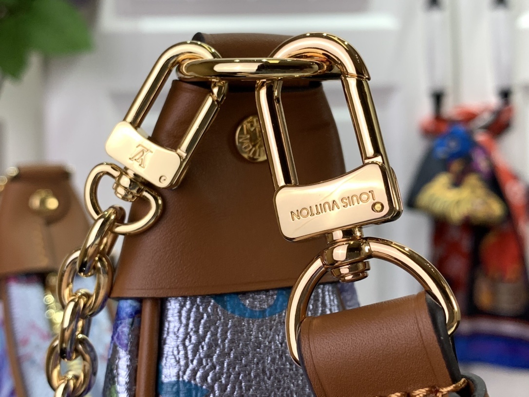 LV Shoulder bag M21183 