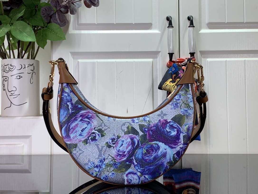 LV Shoulder bag M21183 