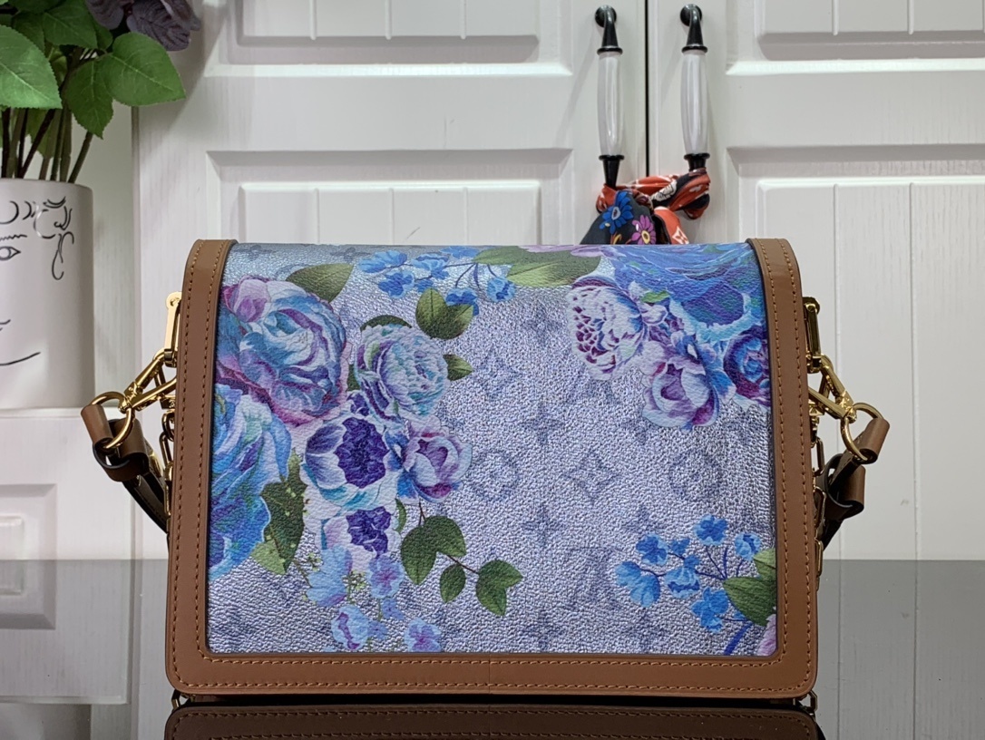 LV Shoulder bag M21266 