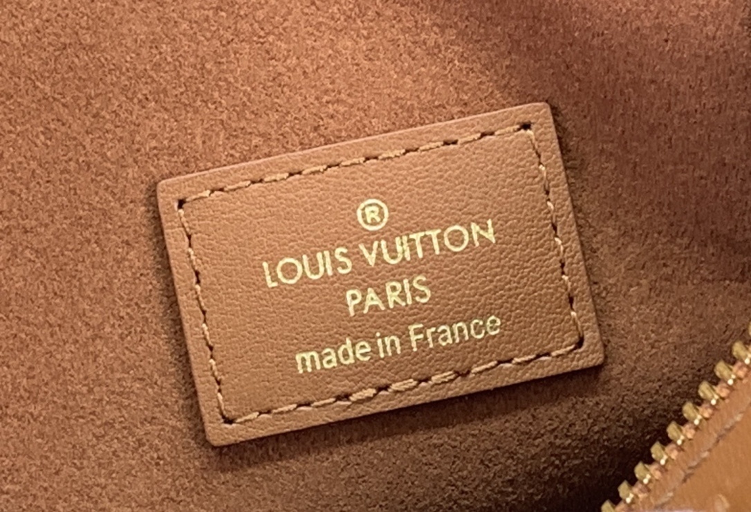 LV Shoulder bag m21741 21709 M46358