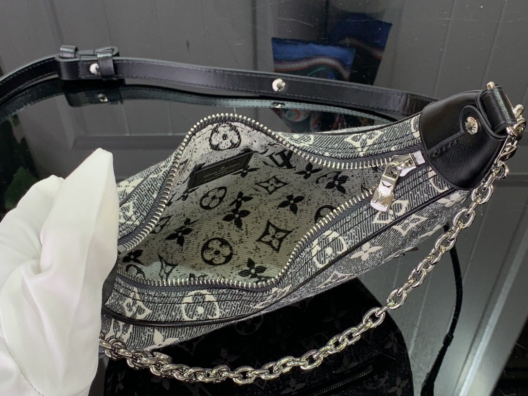LV Shoulder bag m21752 81098 