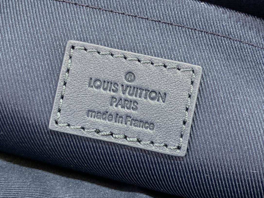 LV Shoulder bag m22482 