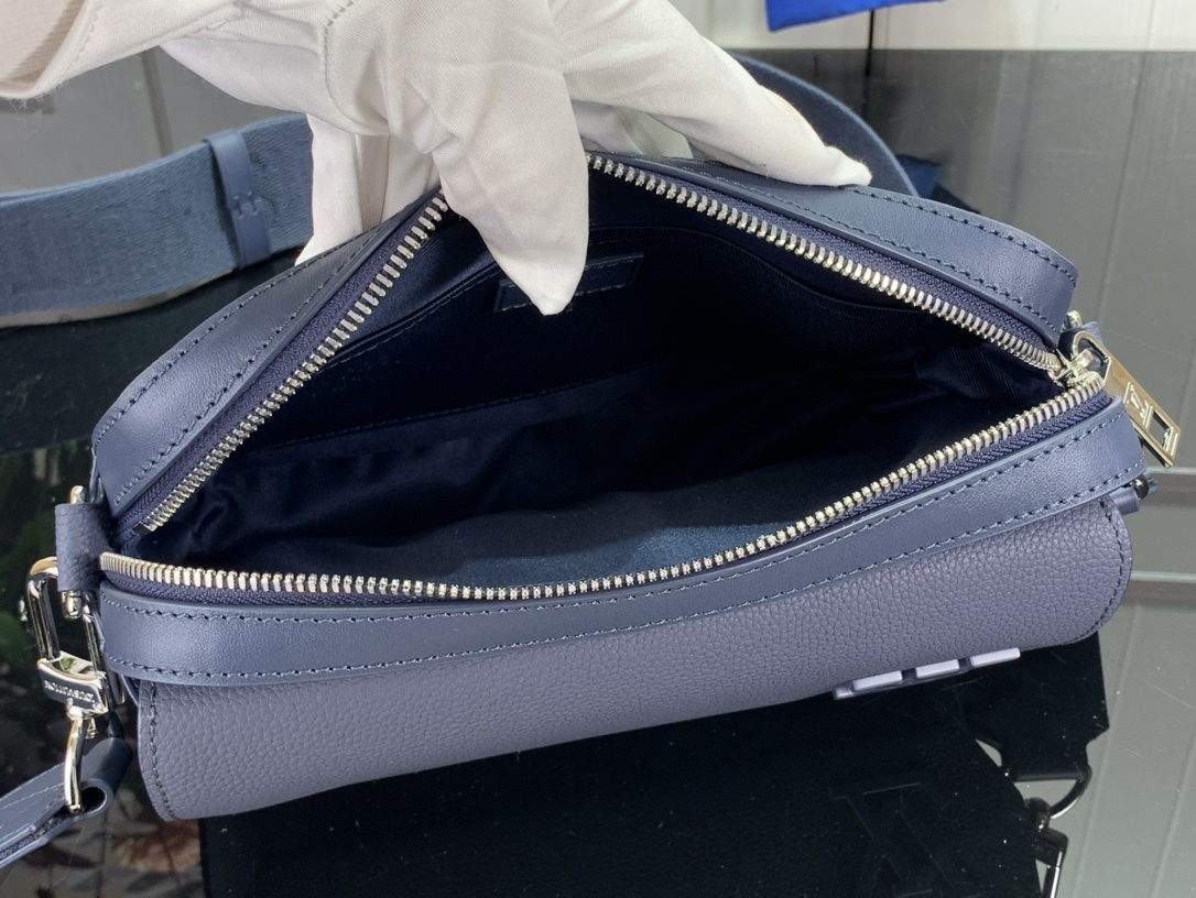 LV Shoulder bag m22482 