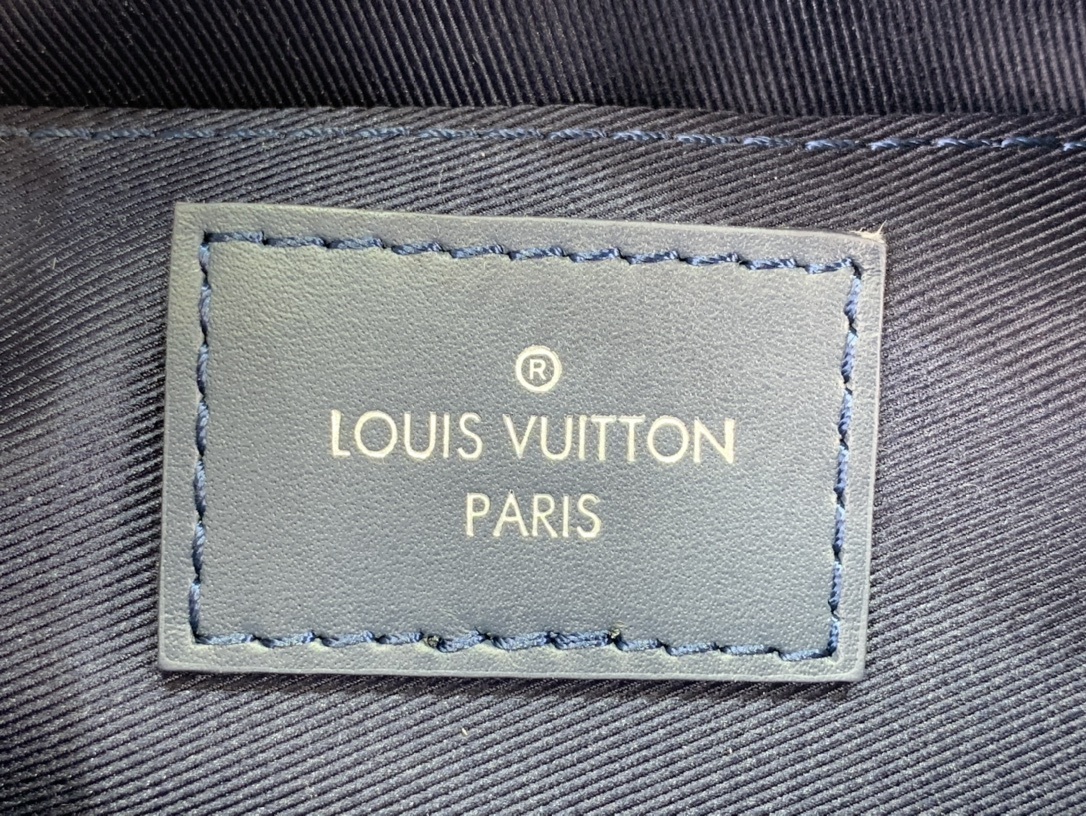 LV Shoulder bag M22588A 