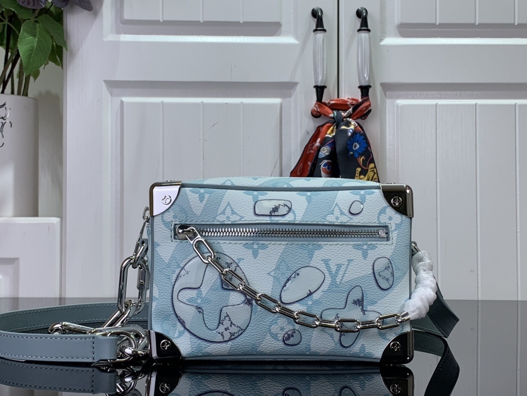 LV Shoulder bag M22588A 