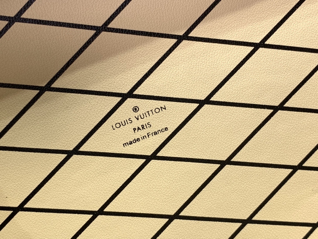 LV Shoulder bag m24303