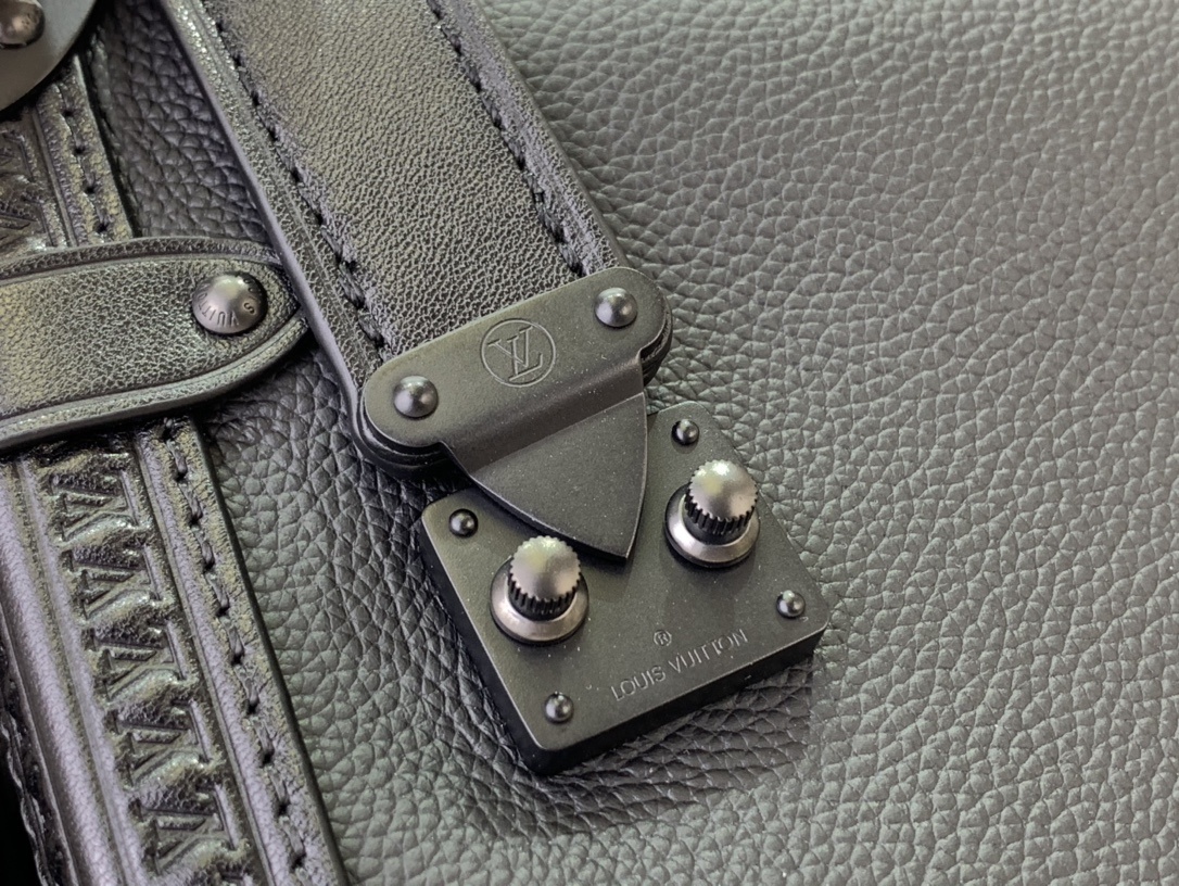 LV Shoulder bag m24309