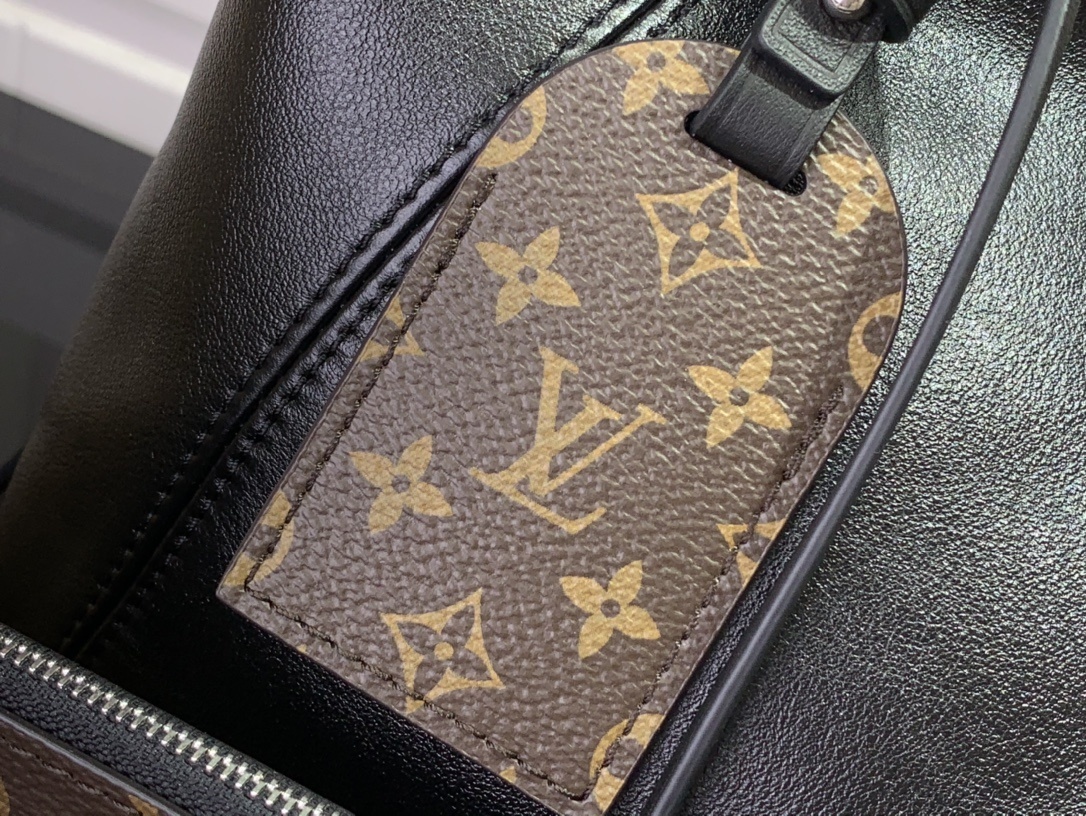 LV Shoulder bag M25143
