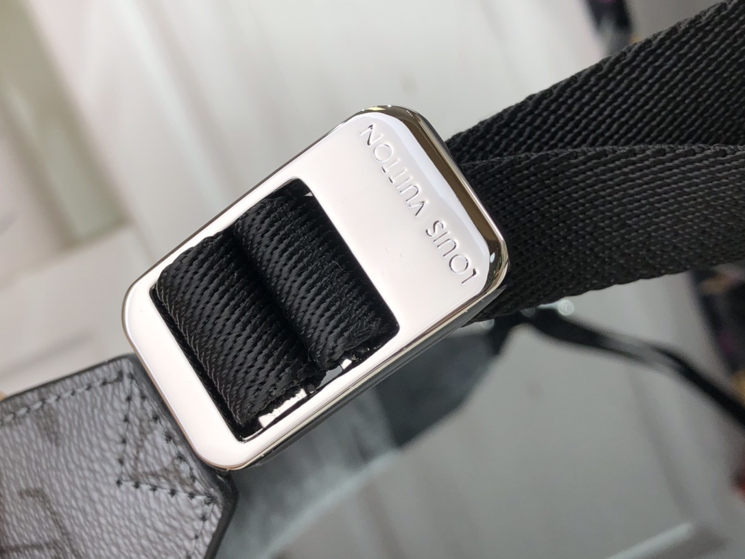 LV Shoulder bag m30830