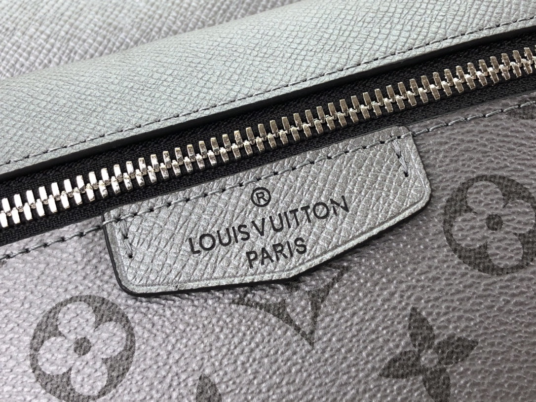 LV Shoulder bag m30830