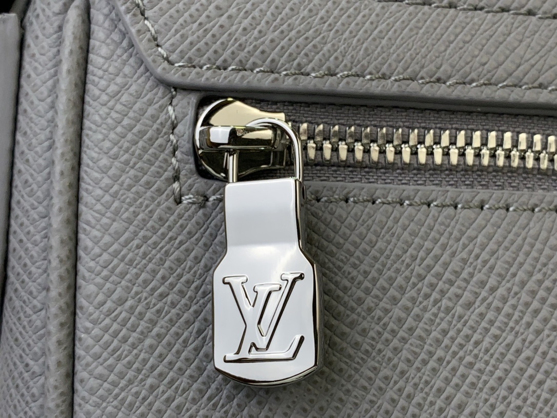 LV Shoulder bag m30850 