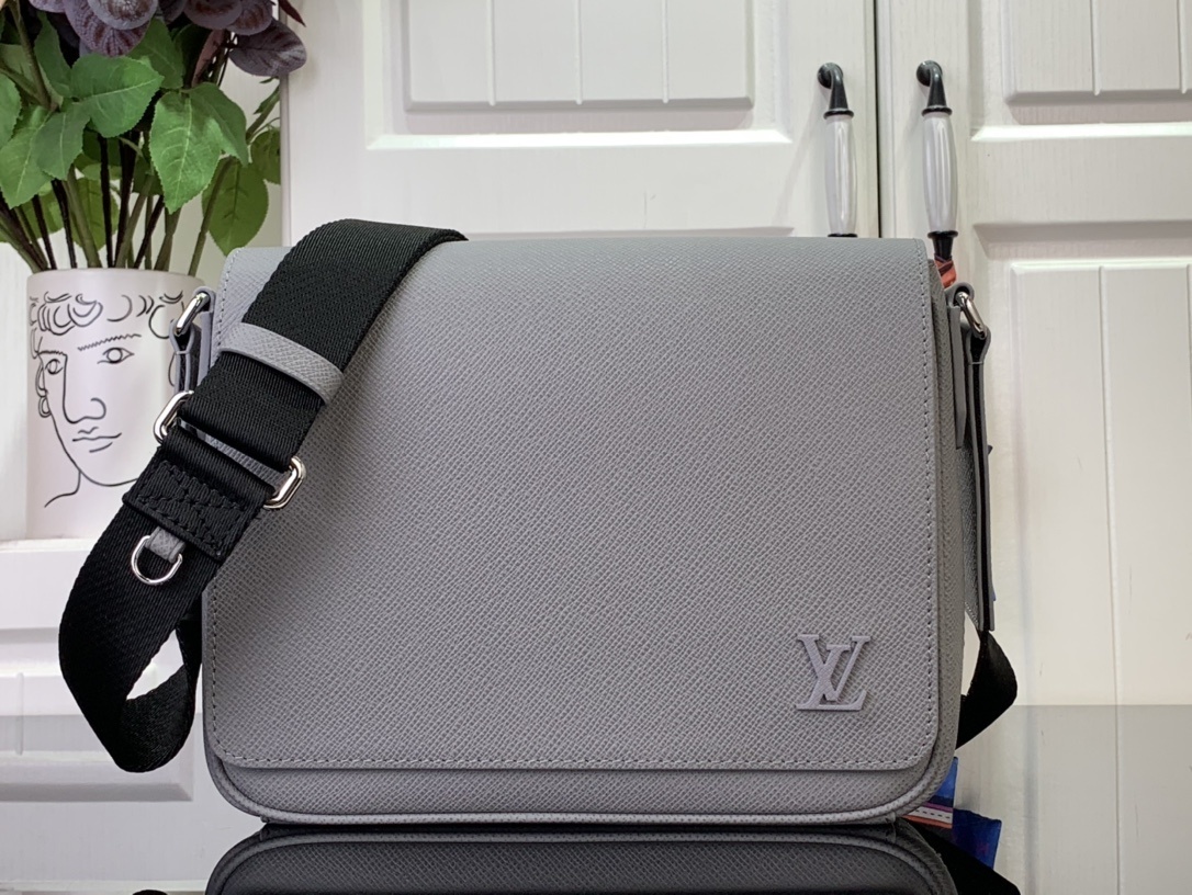 LV Shoulder bag m30850 