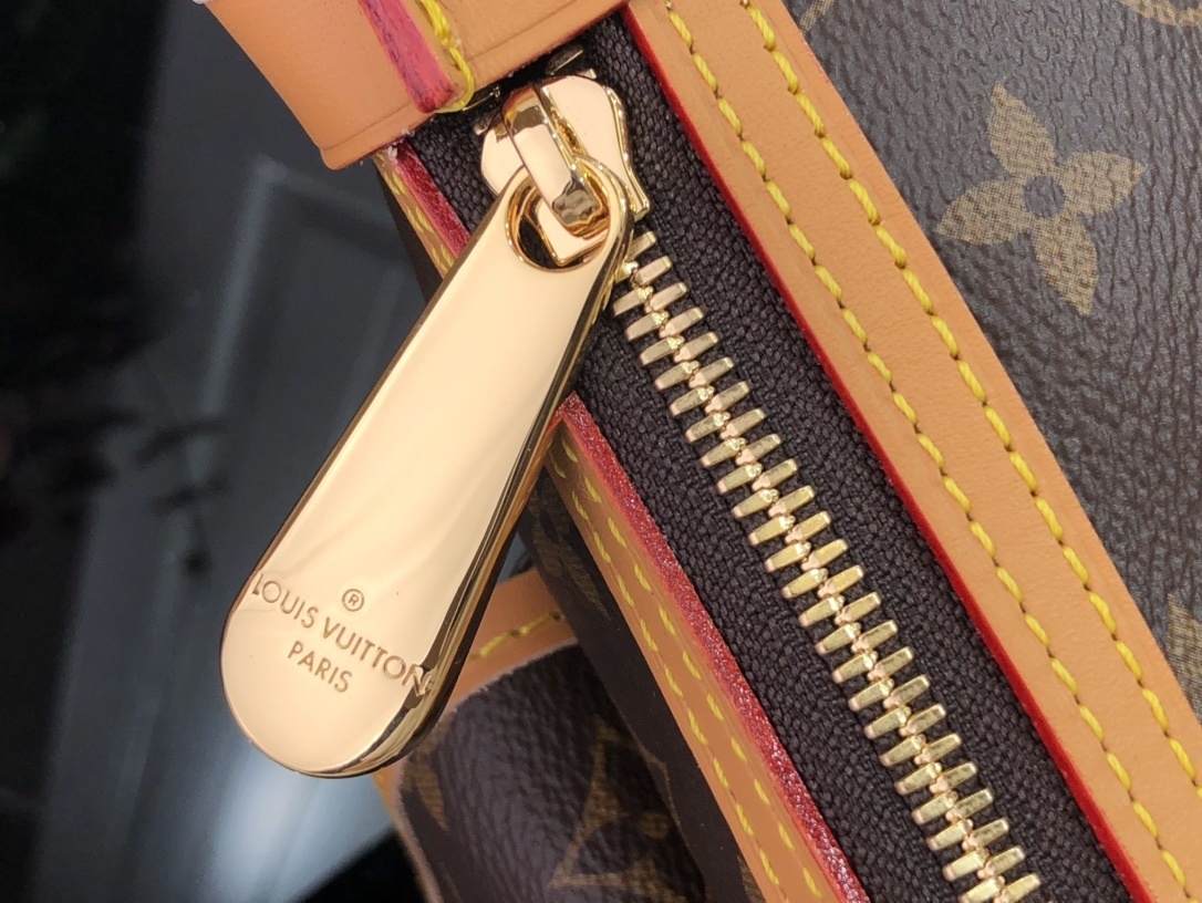 LV Shoulder bag M40077