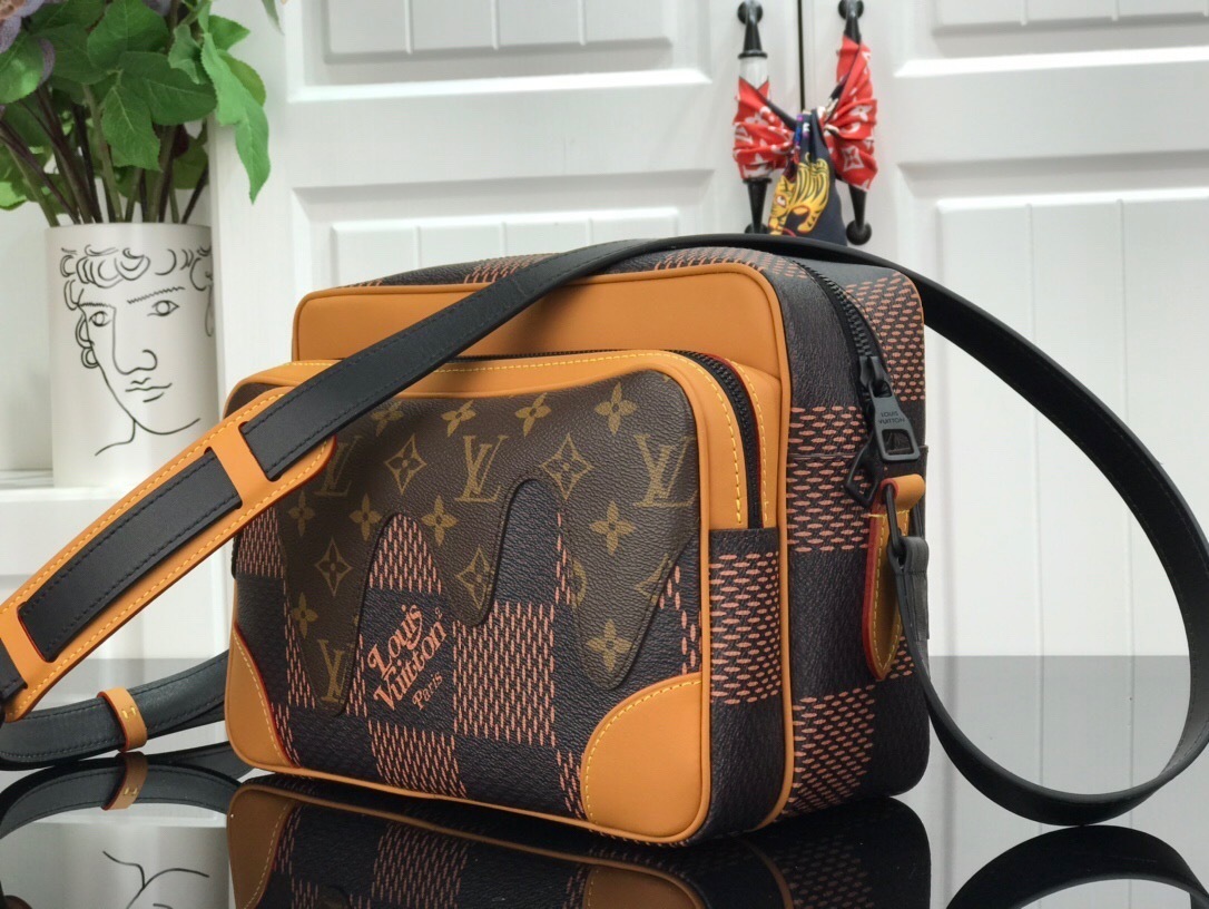 LV Shoulder bag M44757