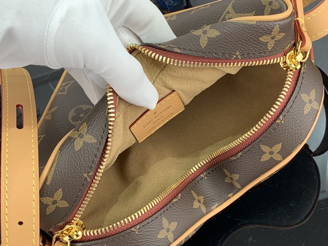 LV Shoulder bag M45149AX 