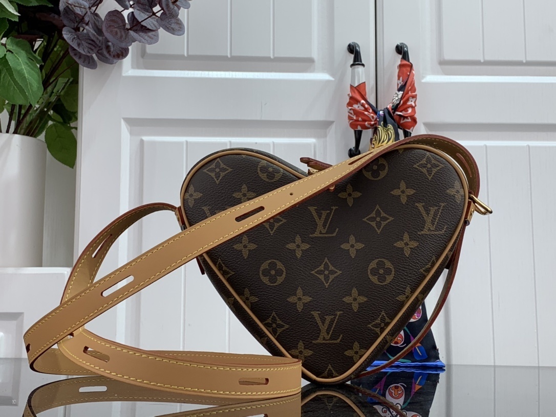 LV Shoulder bag M45149AX 