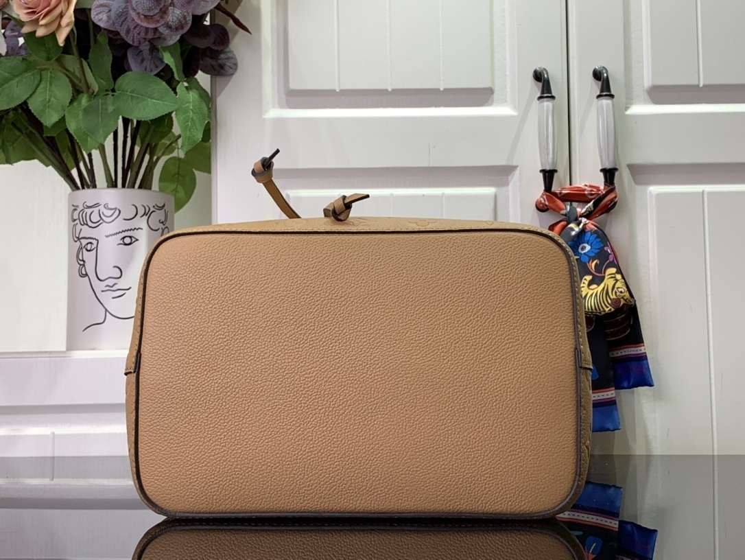 LV Shoulder bag m45256