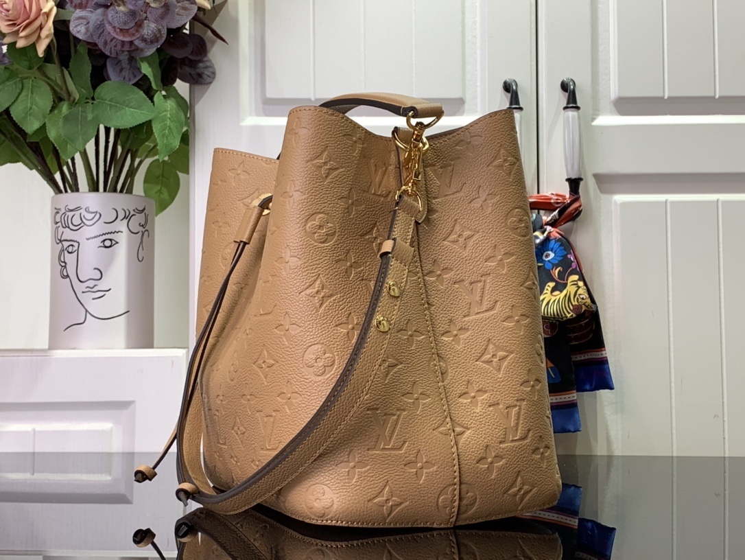 LV Shoulder bag m45256