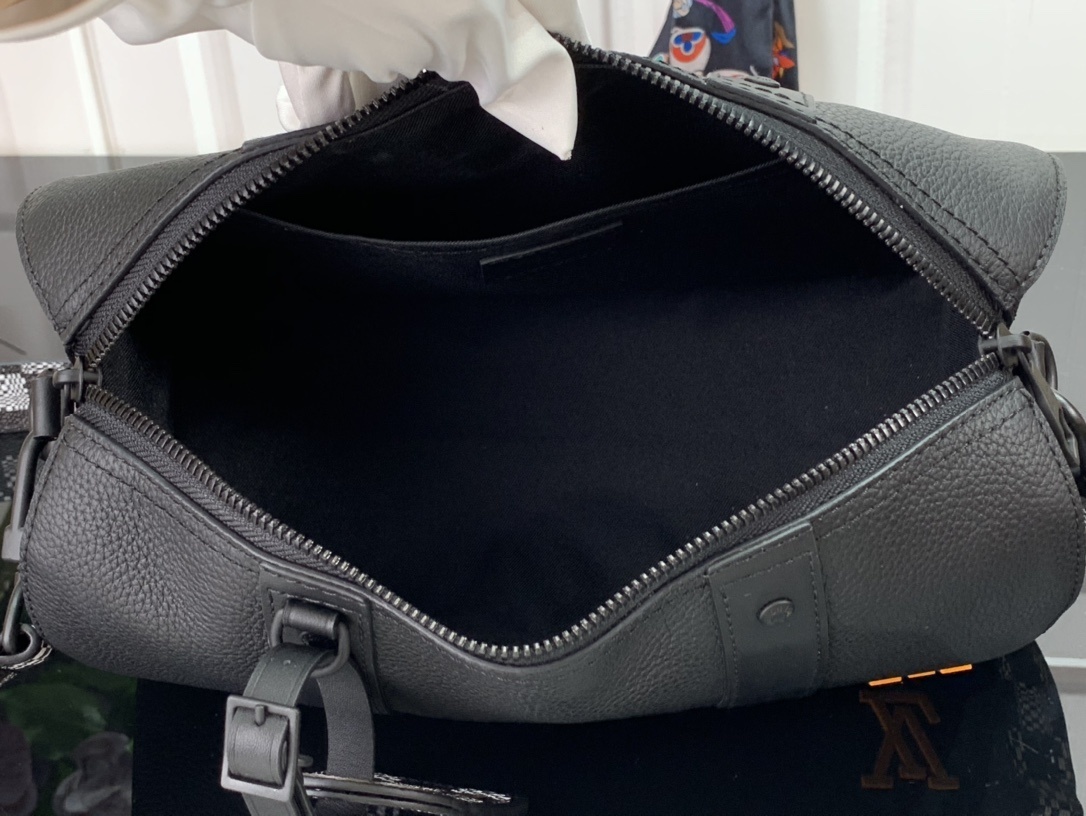 LV Shoulder bag M45652 