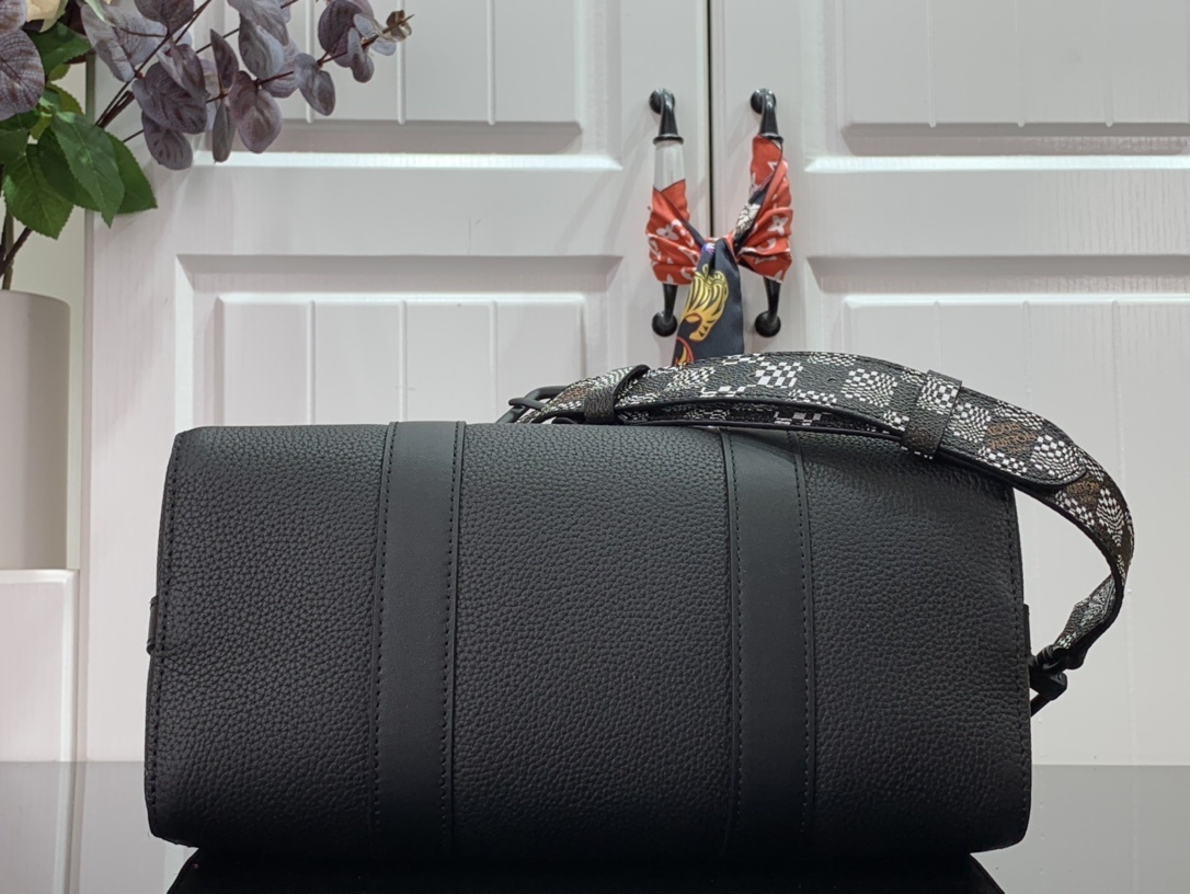 LV Shoulder bag M45652 