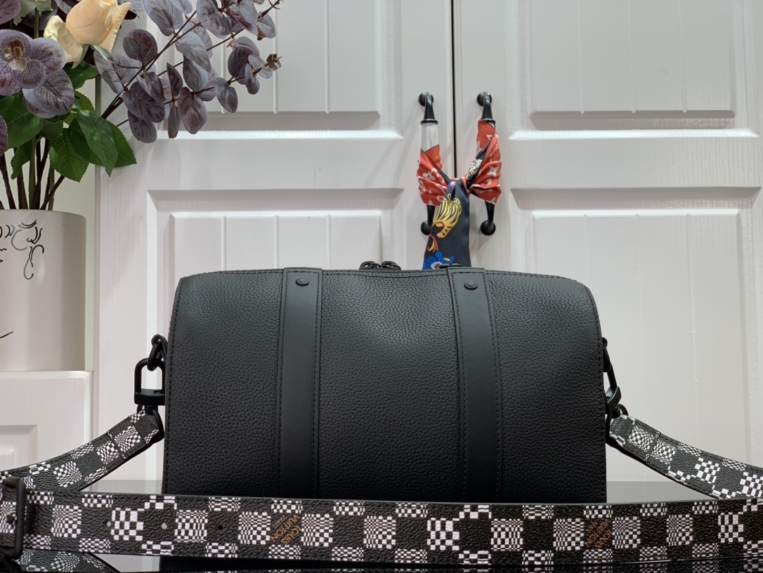 LV Shoulder bag M45652 