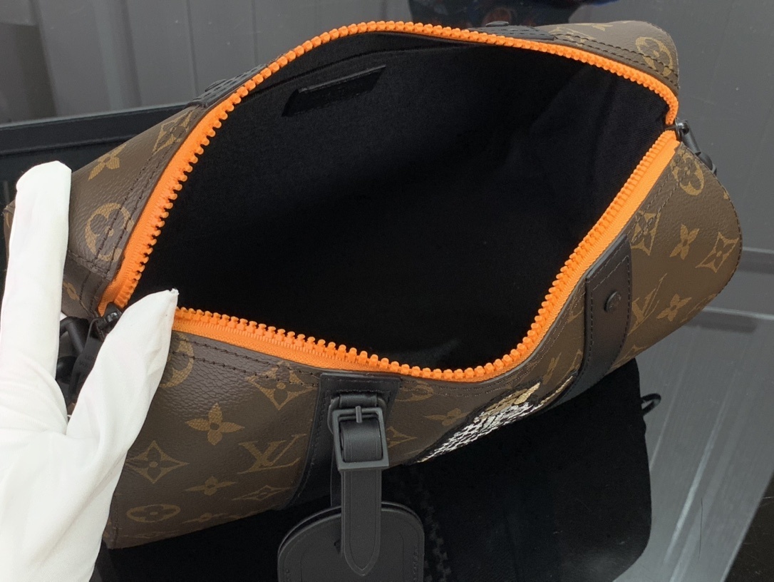 LV Shoulder bag M45652GR 